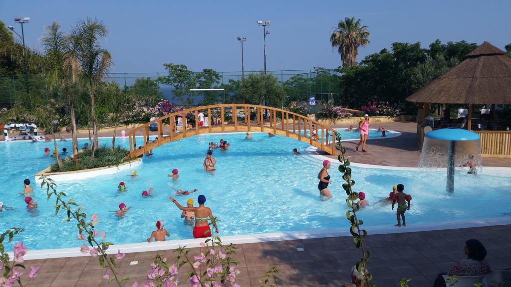 Villaggio Marinella Direttamente Sul Mare Isola Di Capo Rizzuto Exterior photo